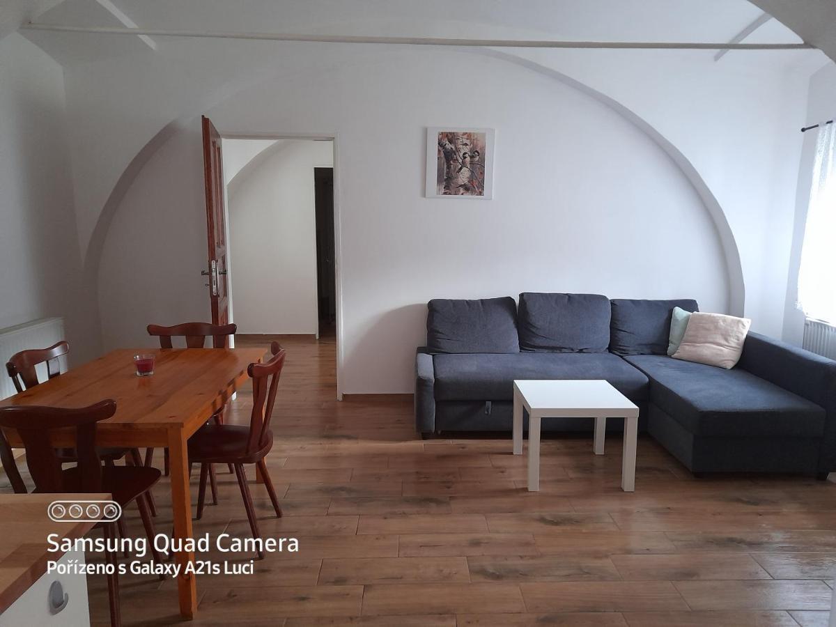 Kojan Appartement Jílovice Buitenkant foto