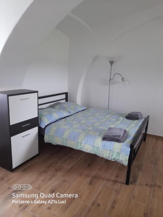 Kojan Appartement Jílovice Buitenkant foto